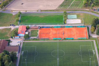 Luftbild von Tennisplatz Rheinzabern und Fußbalplatz des SV Olympia Rheinzabern 1920 e.V im Bundesland Rheinland-Pfalz, Deutschland