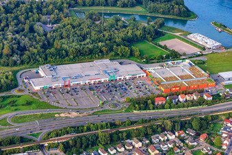 Maximiliancenter von Südwesten im Ortsteil Maximiliansau in Wörth am Rhein im Bundesland Rheinland-Pfalz, Deutschland