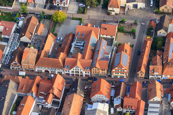 Hauptstraße und Bärenhofpassage in Kandel im Bundesland Rheinland-Pfalz, Deutschland