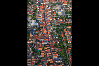 Schrägluftbild von Stadtfest 2011 in der Hauptstr in Kandel im Bundesland Rheinland-Pfalz, Deutschland