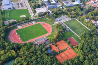 Bienwaldstadion in Kandel im Bundesland Rheinland-Pfalz, Deutschland aus der Vogelperspektive