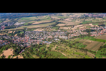 Panorama Perspektive Ortsansicht der Straßen und Häuser der Wohngebiete im Ortsteil Grünwettersbach in Karlsruhe im Bundesland Baden-Württemberg, Deutschland