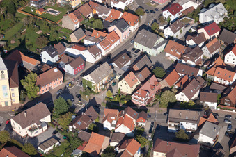 Luftbild von Langensteinbach, Hauptstr in Karlsbad im Bundesland Baden-Württemberg, Deutschland