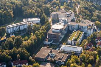 Klinikgelände des Krankenhauses SRH Klinikum Karlsbad-Langensteinbach GmbH im Ortsteil Langensteinbach in Karlsbad im Bundesland Baden-Württemberg, Deutschland