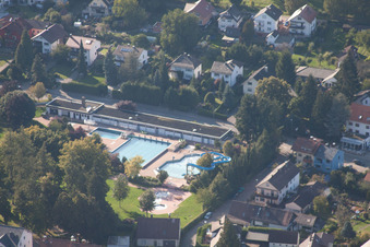 Luftbild von Langensteinbach, Freibad in Karlsbad im Bundesland Baden-Württemberg, Deutschland