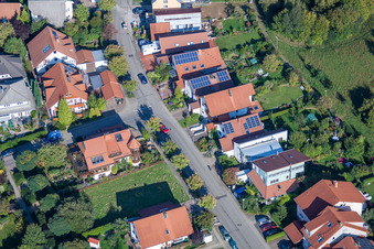 Mozartstr im Ortsteil Langensteinbach in Karlsbad im Bundesland Baden-Württemberg, Deutschland von oben gesehen