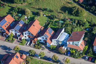 Mozartstr im Ortsteil Langensteinbach in Karlsbad im Bundesland Baden-Württemberg, Deutschland aus der Vogelperspektive
