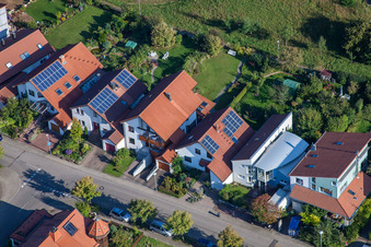 Mozartstr im Ortsteil Langensteinbach in Karlsbad im Bundesland Baden-Württemberg, Deutschland aus der Luft betrachtet