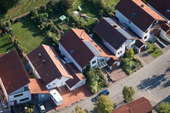 Langensteinbach, Mozartstr in Karlsbad im Bundesland Baden-Württemberg, Deutschland aus der Luft