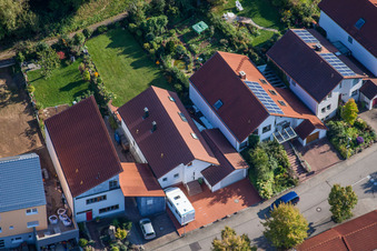 Mozartstr im Ortsteil Langensteinbach in Karlsbad im Bundesland Baden-Württemberg, Deutschland von oben