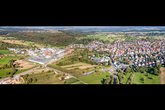 Panorama - Perspektive Ortsansicht der Straßen und Häuser der Wohngebiete im Ortsteil Langensteinbach in Karlsbad im Bundesland Baden-Württemberg, Deutschland
