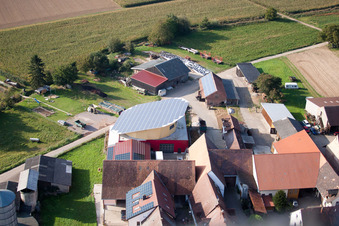 Drohnenbild von Ortsteil Deutschhof in Kapellen-Drusweiler im Bundesland Rheinland-Pfalz, Deutschland