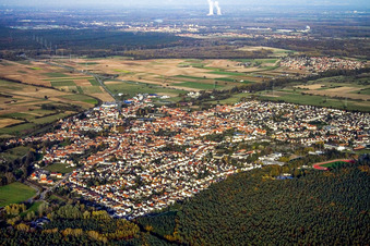 Stadt von Südwesten in Rülzheim im Bundesland Rheinland-Pfalz, Deutschland