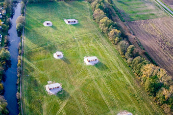 Straussenfarm Mhou in Rülzheim im Bundesland Rheinland-Pfalz, Deutschland von oben