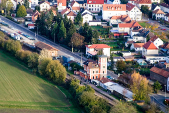Luftbild von Bahnhof in Rülzheim im Bundesland Rheinland-Pfalz, Deutschland