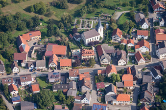 Luftbild von Laurentiuskirche im Ortsteil Adersbach in Sinsheim im Bundesland Baden-Württemberg, Deutschland