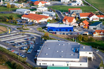 Nordring mit Edeka Fitterer und Peugeot Autohaus Grün in Rülzheim im Bundesland Rheinland-Pfalz, Deutschland