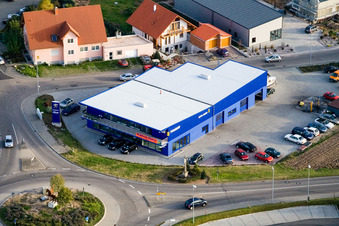 Schrägluftbild von Nordring, Peugeot Autohaus Grün in Rülzheim im Bundesland Rheinland-Pfalz, Deutschland