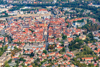 Altstadt mit Altes Rathaus und Marktplatz von Süden in Bad Mergentheim im Bundesland Baden-Württemberg, Deutschland