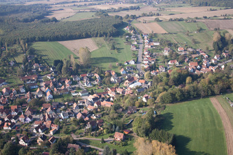 Drohnenbild von Lobsann im Bundesland Bas-Rhin, Frankreich