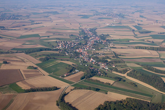 Neewiller-près-Lauterbourg im Bundesland Bas-Rhin, Frankreich aus der Vogelperspektive