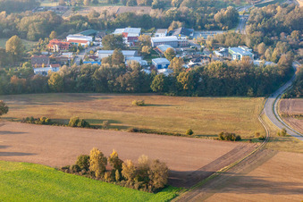 Gewerbegebiet Mittelwegring in Jockgrim im Bundesland Rheinland-Pfalz, Deutschland aus der Drohnenperspektive