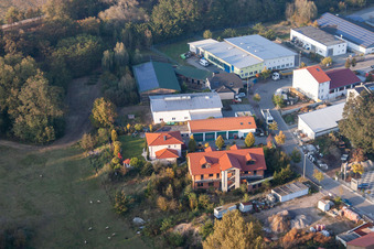 Gewerbegebiet Mittelwegring in Jockgrim im Bundesland Rheinland-Pfalz, Deutschland von einer Drohne aus