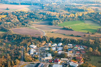 Drohnenaufname von Gewerbegebiet Mittelwegring in Jockgrim im Bundesland Rheinland-Pfalz, Deutschland