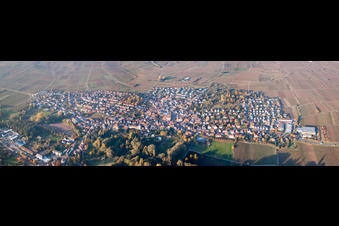 Panorama Perspektive der Ortsansicht der Straßen und Häuser der Wohngebiete im Ortsteil Godramstein in Landau in der Pfalz im Bundesland Rheinland-Pfalz, Deutschland