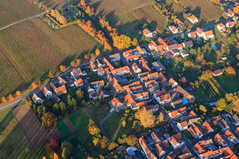 Hauptstraße x Bahnhofstr in Knöringen im Bundesland Rheinland-Pfalz, Deutschland