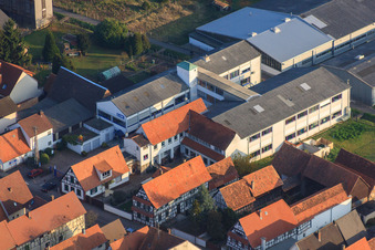 Drohnenaufname von DBK Erweiterung in den Unterkandler Gärten in Kandel im Bundesland Rheinland-Pfalz, Deutschland