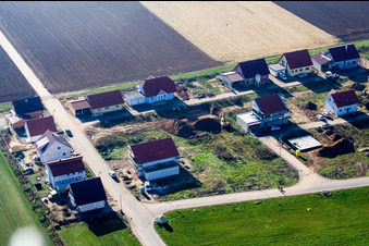Neubaugebiet Brotäcker, Ahornweg in Steinweiler im Bundesland Rheinland-Pfalz, Deutschland