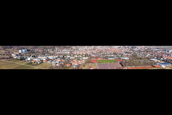 Sportplätze des SpVgg 1920 Bad Bergzabern e.V, Rebmeerbad Bad Bergzabern und Alfred-Grosser Schulzentrum Realschule plus und Fachoberschule Bad Bergzabern im Bundesland Rheinland-Pfalz, Deutschland