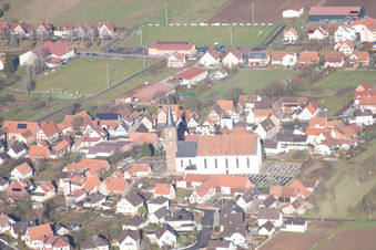 Drohnenbild von Schleithal im Bundesland Bas-Rhin, Frankreich