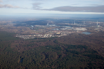 Wörth am Rhein von Südwesten im Bundesland Rheinland-Pfalz, Deutschland