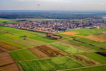 Neulußheim von Nordwesten im Bundesland Baden-Württemberg, Deutschland
