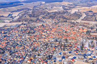Im Winter im Ortsteil Unteröwisheim in Kraichtal im Bundesland Baden-Württemberg, Deutschland