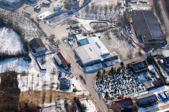 Fa. AVN GmbH im Ortsteil Neuenbürg in Kraichtal im Bundesland Baden-Württemberg, Deutschland vom Flugzeug aus