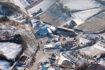 Ortsteil Neuenbürg in Kraichtal im Bundesland Baden-Württemberg, Deutschland aus der Luft
