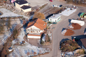 Drohnenaufname von Ortsteil Neuenbürg in Kraichtal im Bundesland Baden-Württemberg, Deutschland