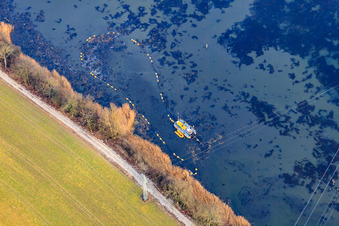 Boot zur Altrheinentschlammung in Wörth am Rhein im Bundesland Rheinland-Pfalz, Deutschland
