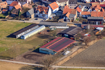 Landwirtschaftliche Gebäude am Oberdorf in Rheinzabern im Bundesland Rheinland-Pfalz, Deutschland