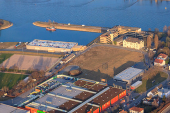 DLW-Straße im Ortsteil Maximiliansau in Wörth am Rhein im Bundesland Rheinland-Pfalz, Deutschland