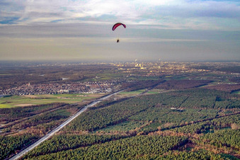 Stadt von Süden in Ketsch im Bundesland Baden-Württemberg, Deutschland