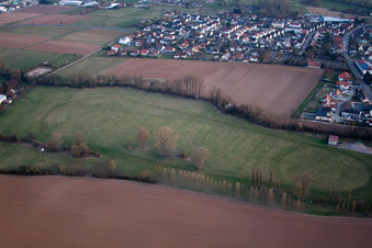 Schrägluftbild von Billigheim, Rennbahn in Billigheim-Ingenheim im Bundesland Rheinland-Pfalz, Deutschland