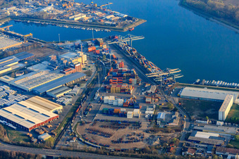 Schrägluftbild von Hafen Germersheim im Bundesland Rheinland-Pfalz, Deutschland