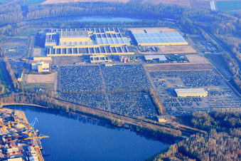 Insel Grün, Daimler GLC Mercedes-Benz Global Logistics Center und  MOSOLF Logistics & Services GmbH in Germersheim im Bundesland Rheinland-Pfalz, Deutschland