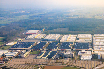 Luftaufnahme von Heidelberger Druckmaschinen AG im Ortsteil Frauenweiler in Wiesloch im Bundesland Baden-Württemberg, Deutschland