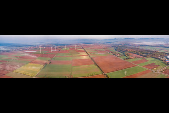 Windpark zwsischen Minfeld und Höfen im Bundesland Rheinland-Pfalz, Deutschland