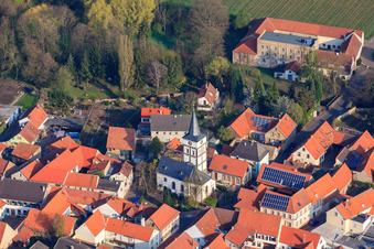 Luftbild von Protestantische Stephanskirche im Ortsteil Albsheim in Obrigheim im Bundesland Rheinland-Pfalz, Deutschland